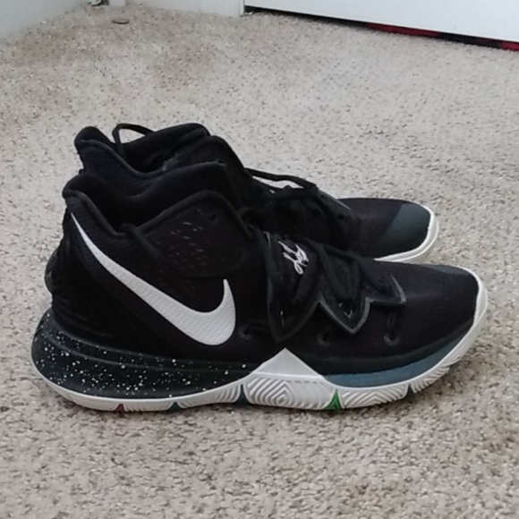 black kyrie 5s
